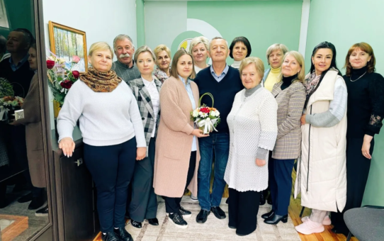 Коллектив школы поздравил с юбилеем Бизюка В.А., грамотного и мудрого руководителя, который возглавлял школу с 2020 по 2024 год