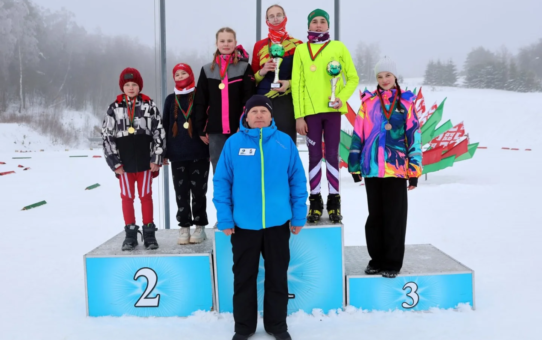 Поздравляем команду школы с победой в областном этапе соревнований по биатлону "Снежный снайпер"!!!